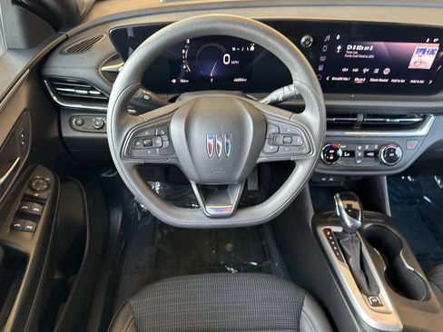 Certified 2025 Buick Envista Preferred FWD image 14