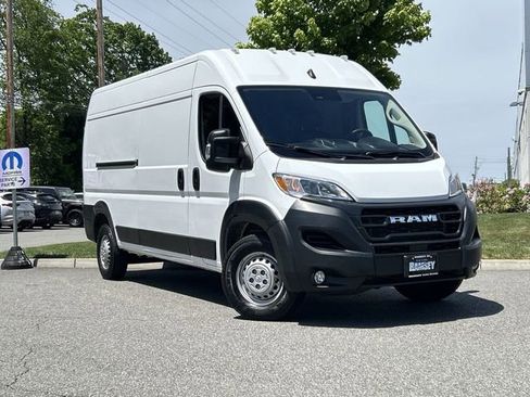 Used 2025 RAM ProMaster 2500 w/ Convenience Group FWD image 1