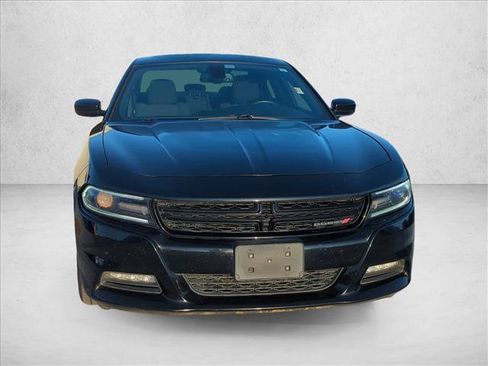 Used 2016 Dodge Charger SXT RWD image 2