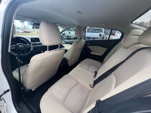 Used 2018 MAZDA MAZDA3 Sport image 33