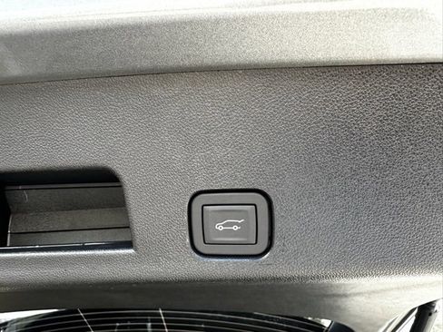 New 2026 Chevrolet Traverse LT w/ Sun and Wheel Package image 14