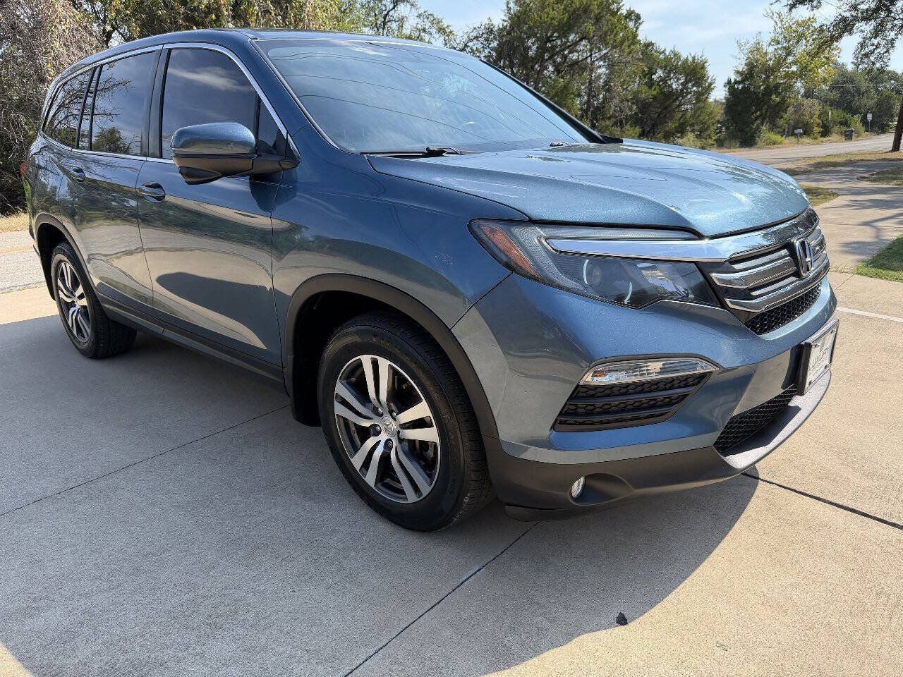 Used 2017 Honda Pilot EX-L image 2