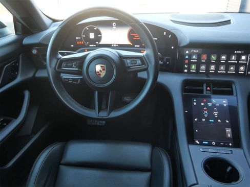 Used 2021 Porsche Taycan image 15