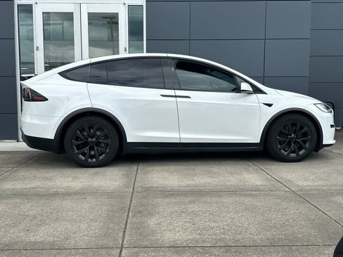 Used 2022 Tesla Model X Plaid AWD/4WD image 2