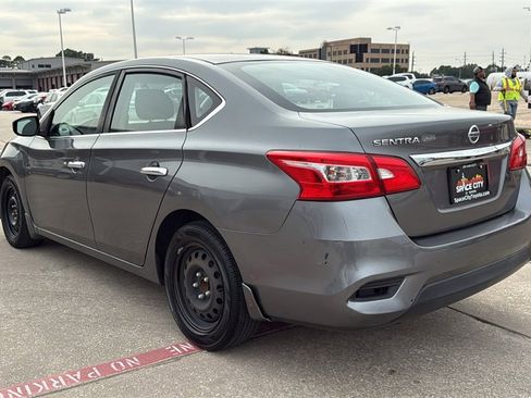 Used 2017 Nissan Sentra S image 5