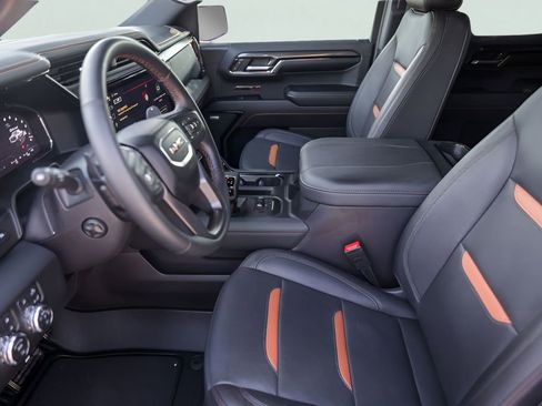 Used 2024 GMC Sierra 1500 AT4 w/ Technology Package AWD/4WD image 12