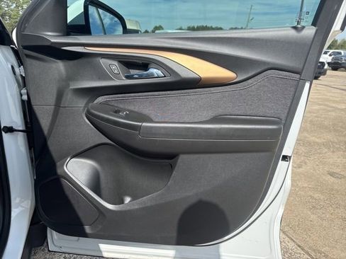 Used 2022 Chevrolet TrailBlazer ACTIV w/ Sun and Liftgate Package image 9