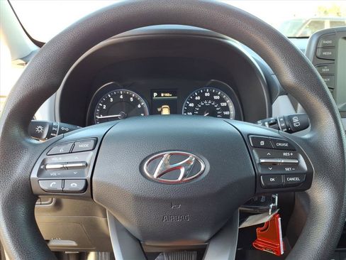 Used 2021 Hyundai Kona SE image 19