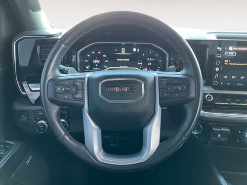 Used 2022 GMC Sierra 1500 Elevation w/ Elevation Premium Package image 17