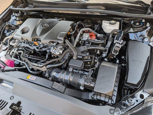 Used 2025 Toyota Camry SE FWD image 20