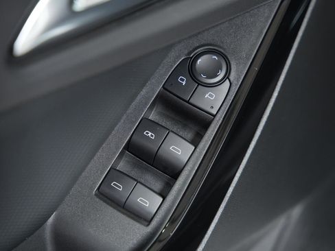 Used 2025 Chevrolet Equinox LT FWD image 23