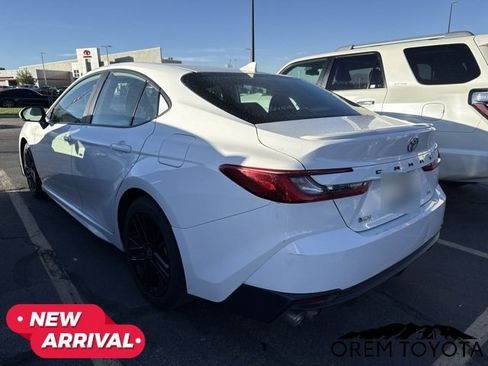 Used 2025 Toyota Camry SE FWD image 18