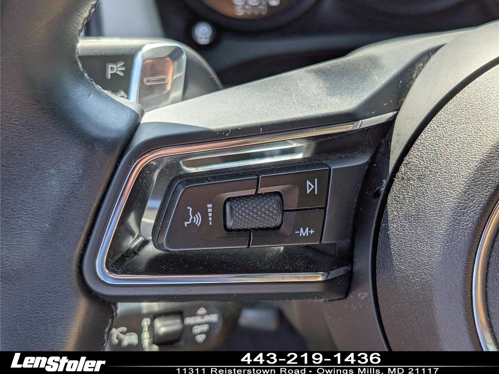 Used 2024 Porsche Macan AWD/4WD image 24