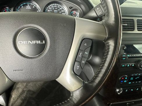 Used 2013 GMC Sierra 2500 Denali w/ Suspension Package, Off-Road AWD/4WD image 12