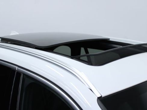 Used 2017 BMW X1 xDrive28i image 8