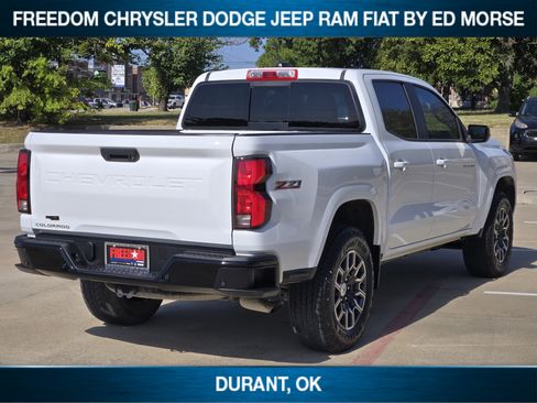 Used 2024 Chevrolet Colorado Z71 w/ Z71 Convenience Package 2 AWD/4WD image 3