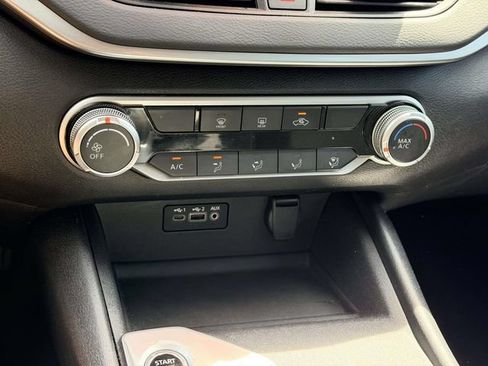 Used 2022 Nissan Altima 2.5 SV FWD image 21