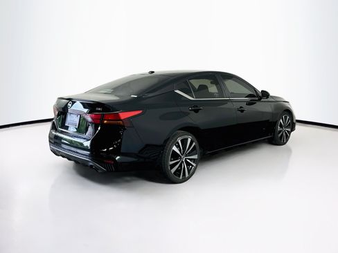 Used 2022 Nissan Altima 2.5 SR FWD image 9