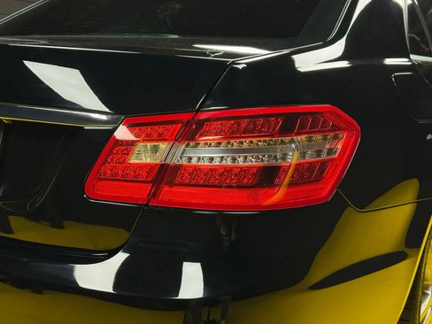 Used 2010 Mercedes-Benz E 550 Sedan image 8