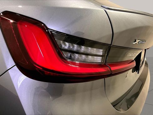 Used 2026 BMW 330i xDrive Sedan w/ M Sport Package AWD/4WD image 27