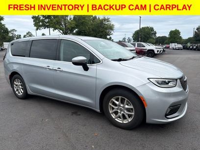 Used 2023 Chrysler Pacifica Touring-L