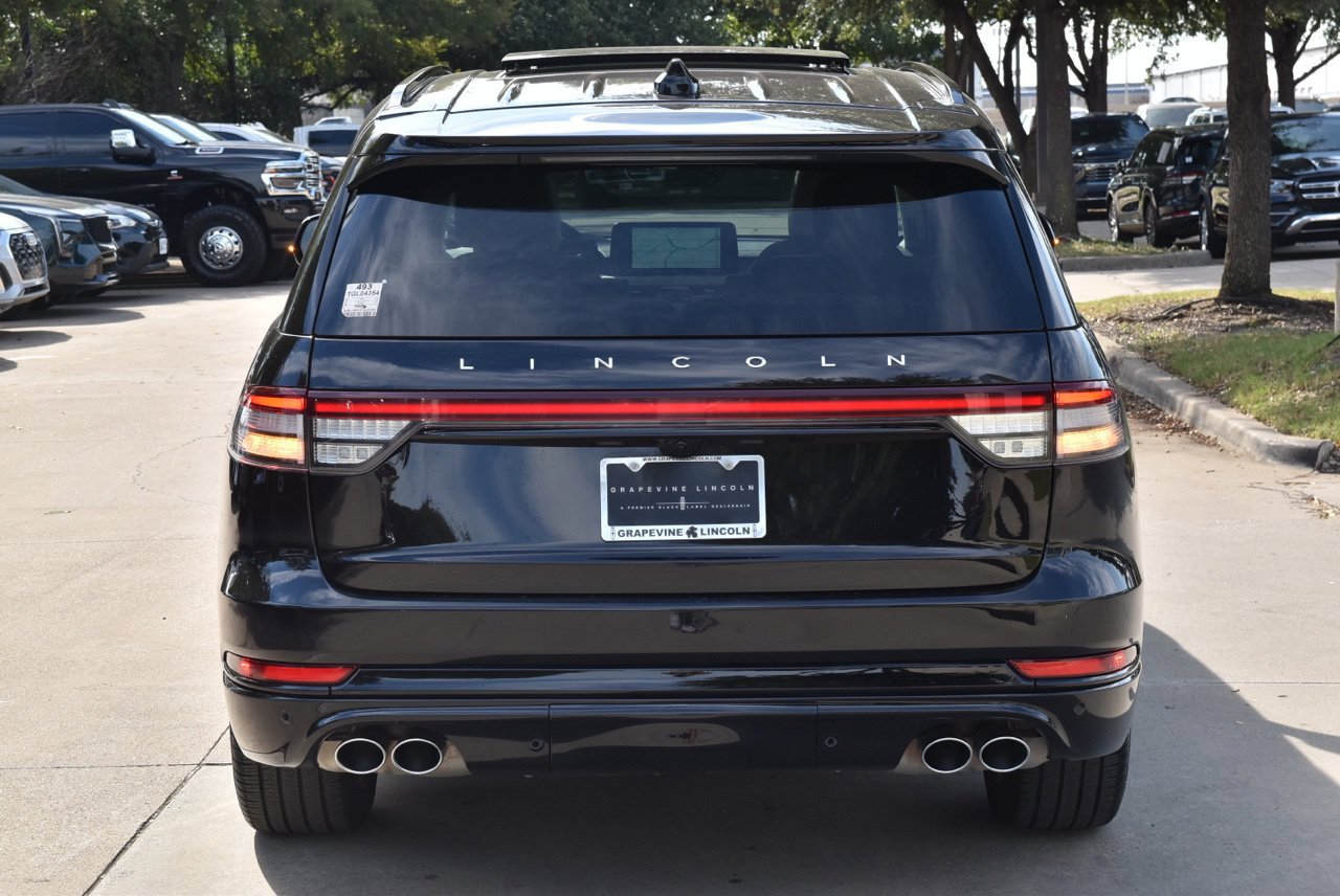Certified 2026 Lincoln Aviator 2WD w/ Jet Appearance Package image 9