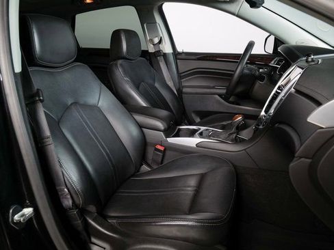 Used 2016 Cadillac SRX Luxury image 3