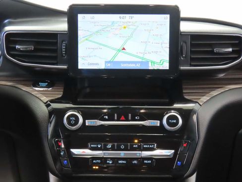 Used 2023 Ford Explorer Limited image 9