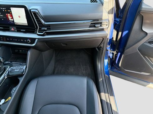 Used 2024 Kia Sportage EX image 17