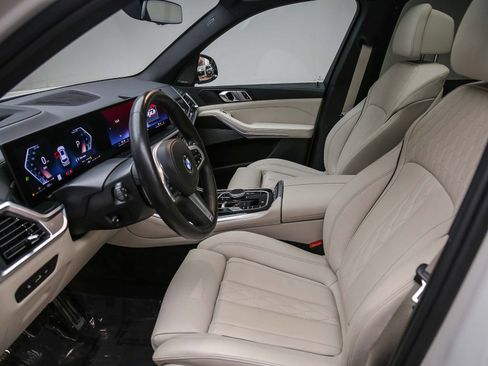 Used 2024 BMW X5 sDrive40i w/ M Sport Package RWD image 19