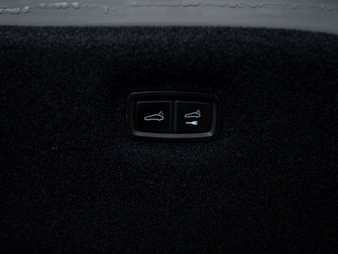 Used 2021 Porsche Taycan 4S image 54