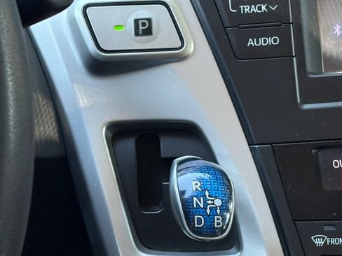 Used 2013 Toyota Prius V Two FWD image 14