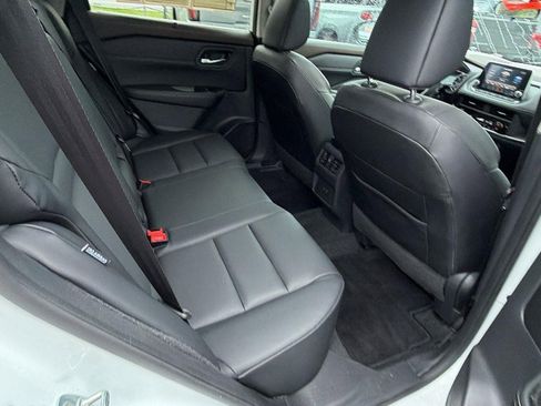 Used 2023 Nissan Rogue SV w/ SV Premium B Package FWD image 19