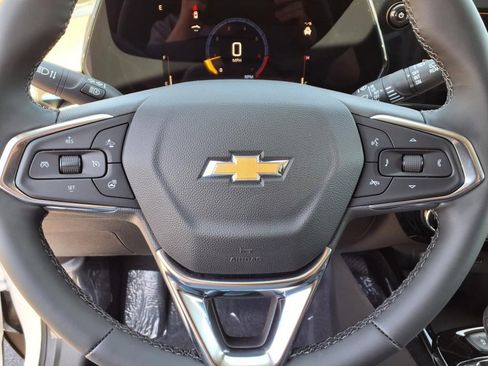New 2025 Chevrolet Trax LT w/ Driver Confidence Package image 12