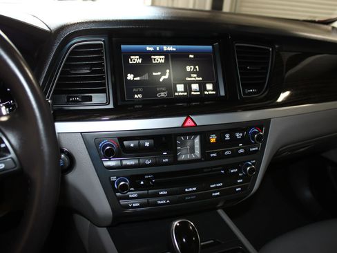 Used 2015 Hyundai Genesis 3.8 RWD image 13