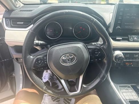 Used 2019 Toyota RAV4 XLE Premium w/ Cold Weather Package AWD/4WD image 19
