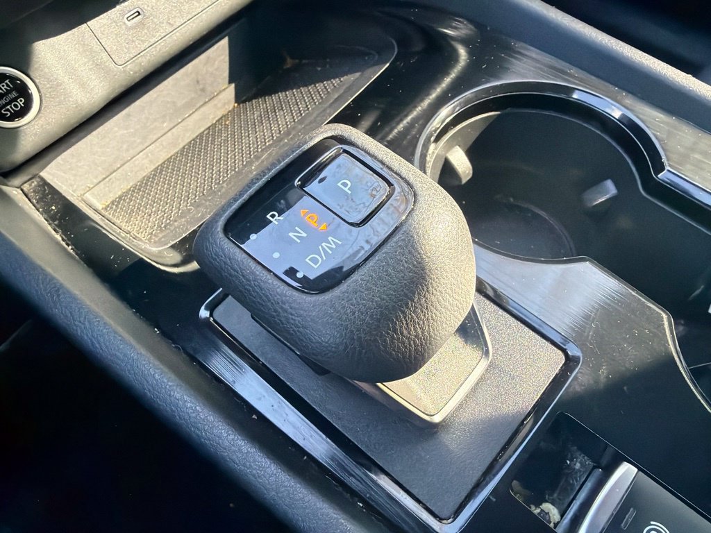 Used 2023 Nissan Rogue S AWD/4WD image 5