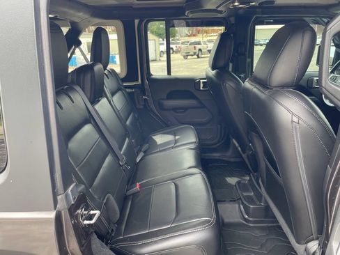 Used 2020 Jeep Wrangler Unlimited Sahara AWD/4WD image 35