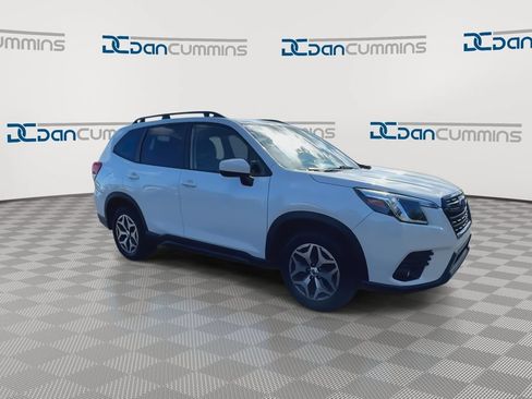 Used 2024 Subaru Forester Premium AWD/4WD image 2