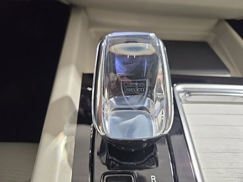 New 2026 Volvo XC60 T8 Ultra w/ Protection Package Premier AWD/4WD image 14