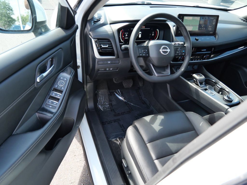 Used 2026 Nissan Rogue SL AWD/4WD image 10