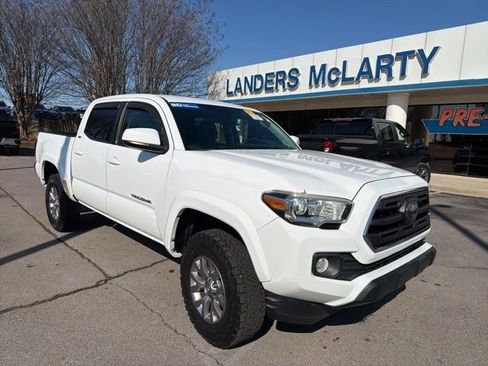 Used 2018 Toyota Tacoma SR5 image 2