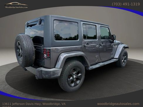 Used 2016 Jeep Wrangler Unlimited Sahara w/ Connectivity Group image 4