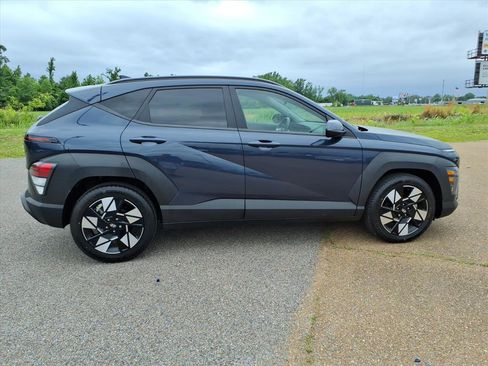 Used 2024 Hyundai Kona SEL w/ Convenience Package FWD image 6