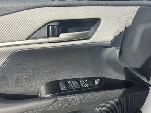 Used 2025 Toyota Camry SE w/ Convenience Package FWD image 21