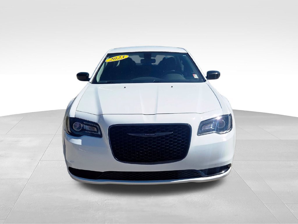 Used 2023 Chrysler 300 Touring w/ Sport Appearance Package RWD image 2