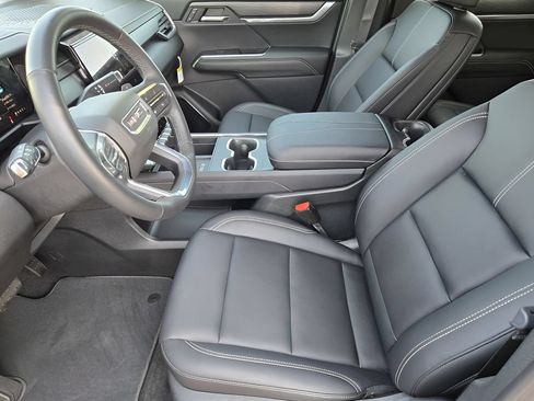 Used 2024 GMC Acadia Elevation w/ Luxury Package FWD image 12