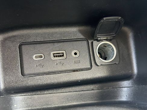 Used 2019 Chevrolet Equinox LT w/ Driver Convenience Package FWD image 31