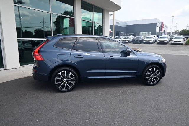Used 2024 Volvo XC60 B5 Ultimate w/ Protection Package Premier AWD/4WD image 10