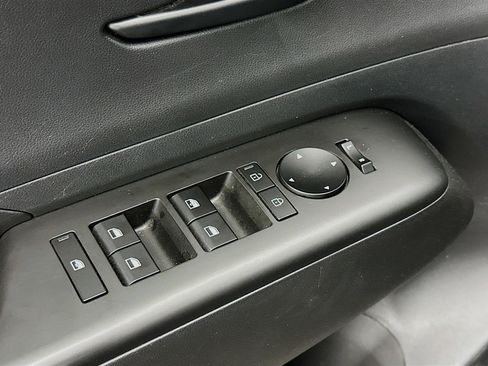 Used 2025 Hyundai Kona SEL image 15